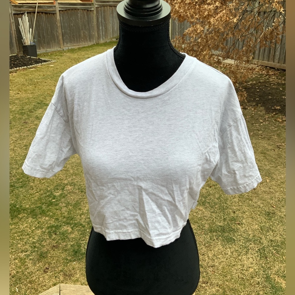 TNA ARITZIA Grey Marled White Cropped T-Shirt Women’s Size 2XS